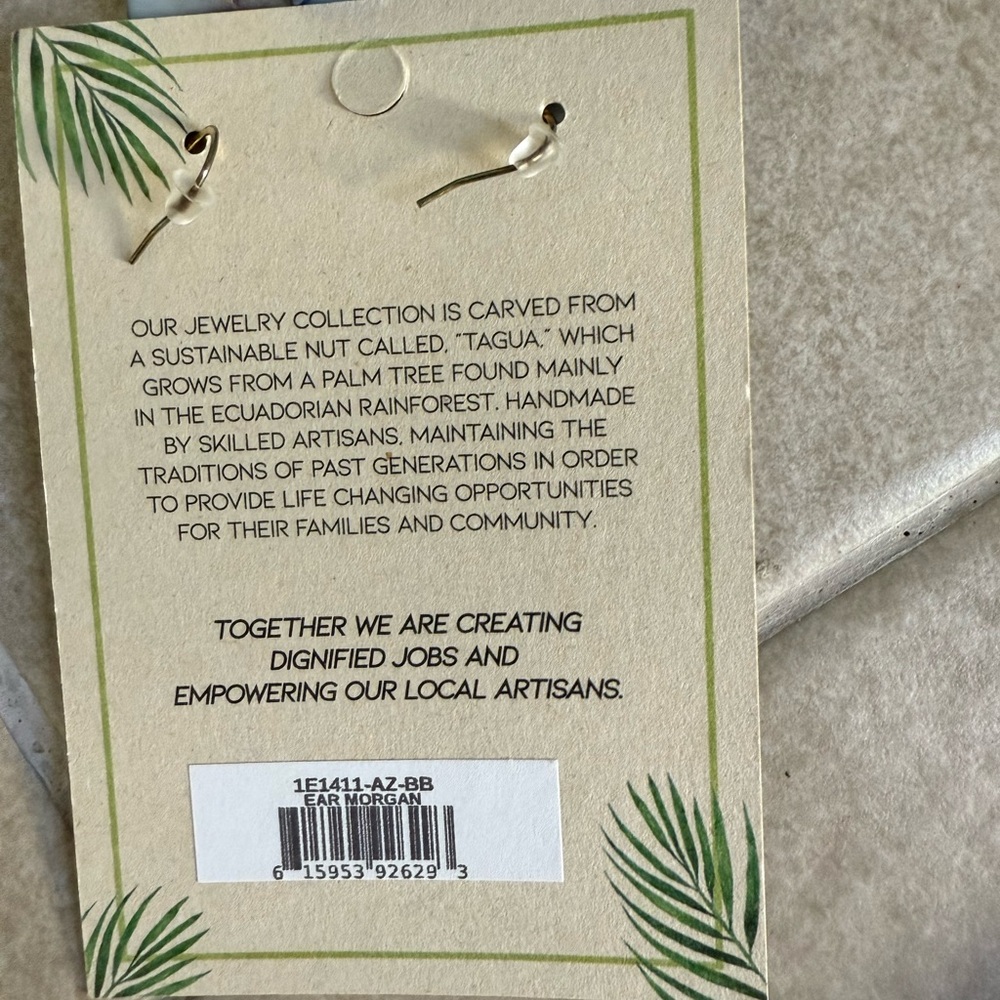 Tagua Blue Earrings and necklace - Picture 6 of 6